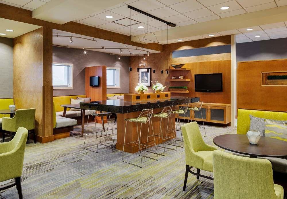 Courtyard By Marriott Boston Logan Airport Hotel Exterior photo