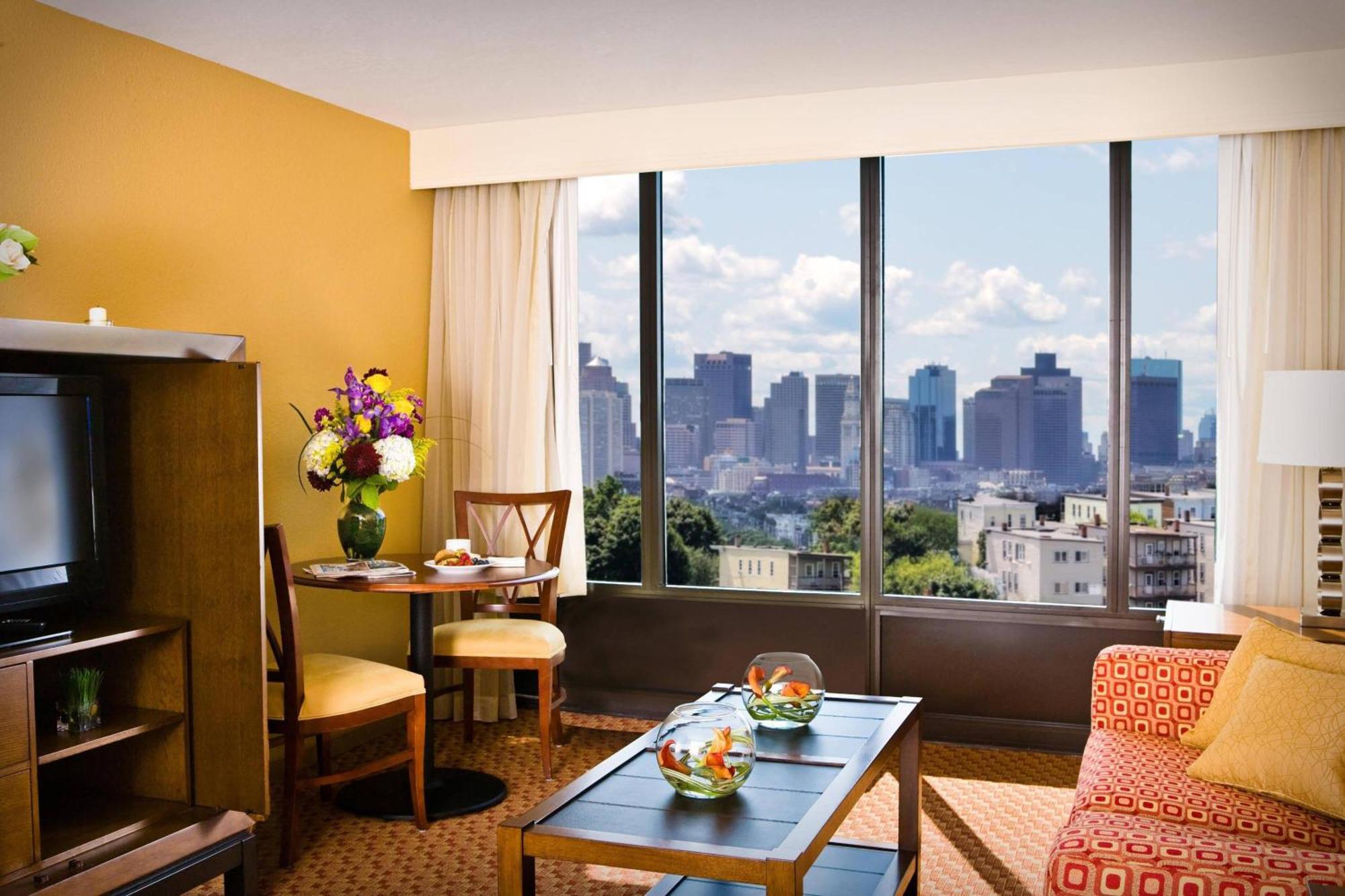 Courtyard By Marriott Boston Logan Airport Hotel Exterior photo