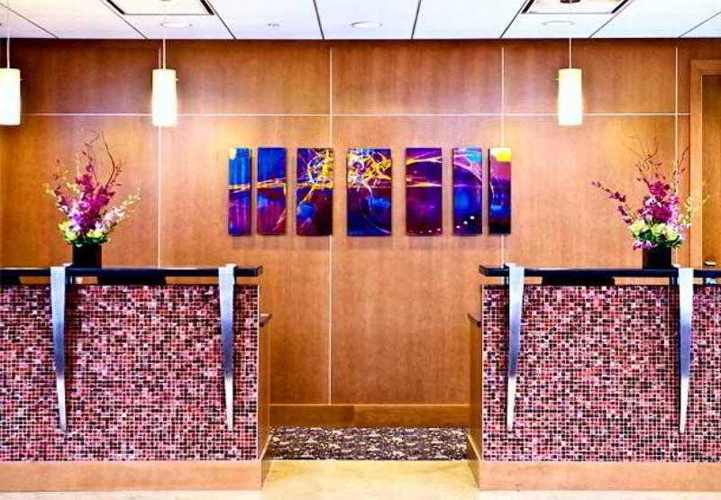 Courtyard By Marriott Boston Logan Airport Hotel Exterior photo