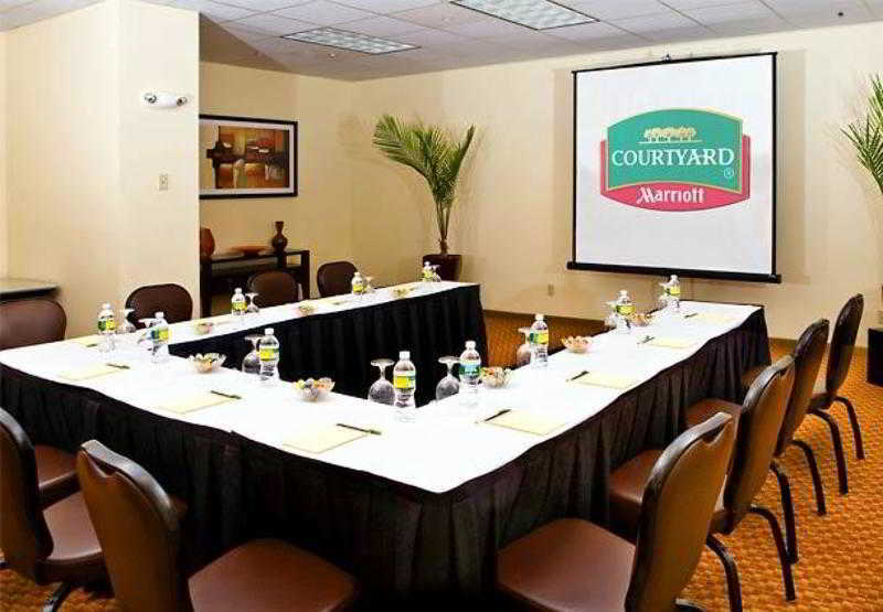 Courtyard By Marriott Boston Logan Airport Hotel Exterior photo