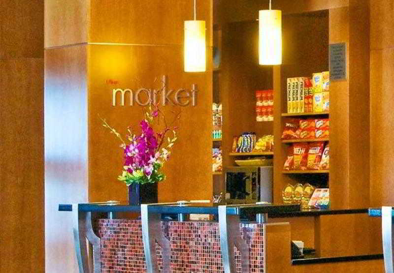 Courtyard By Marriott Boston Logan Airport Hotel Exterior photo