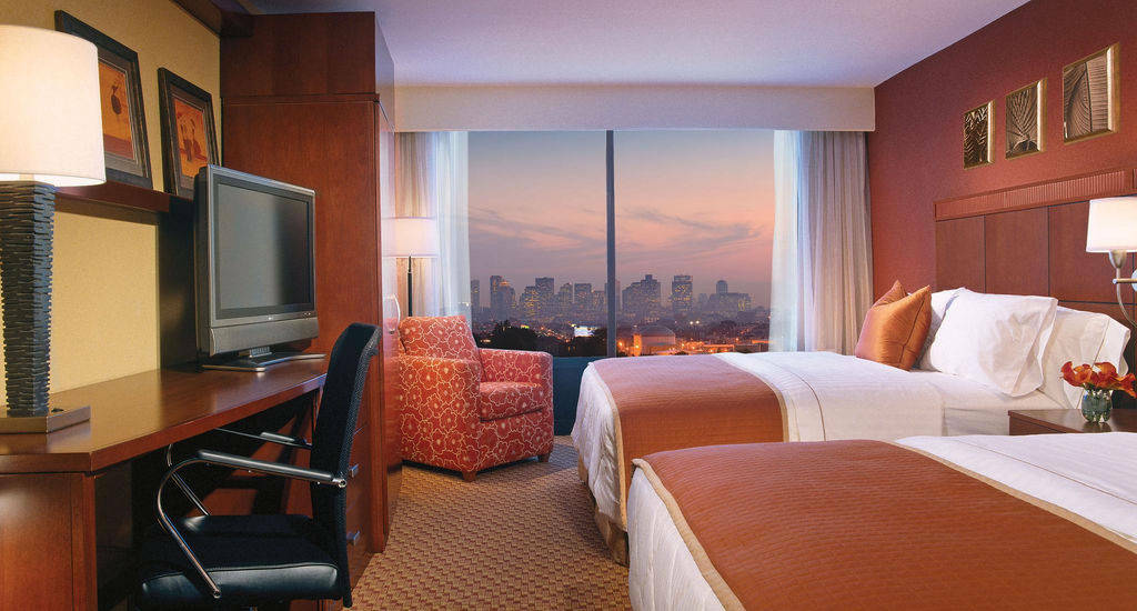 Courtyard By Marriott Boston Logan Airport Hotel Exterior photo