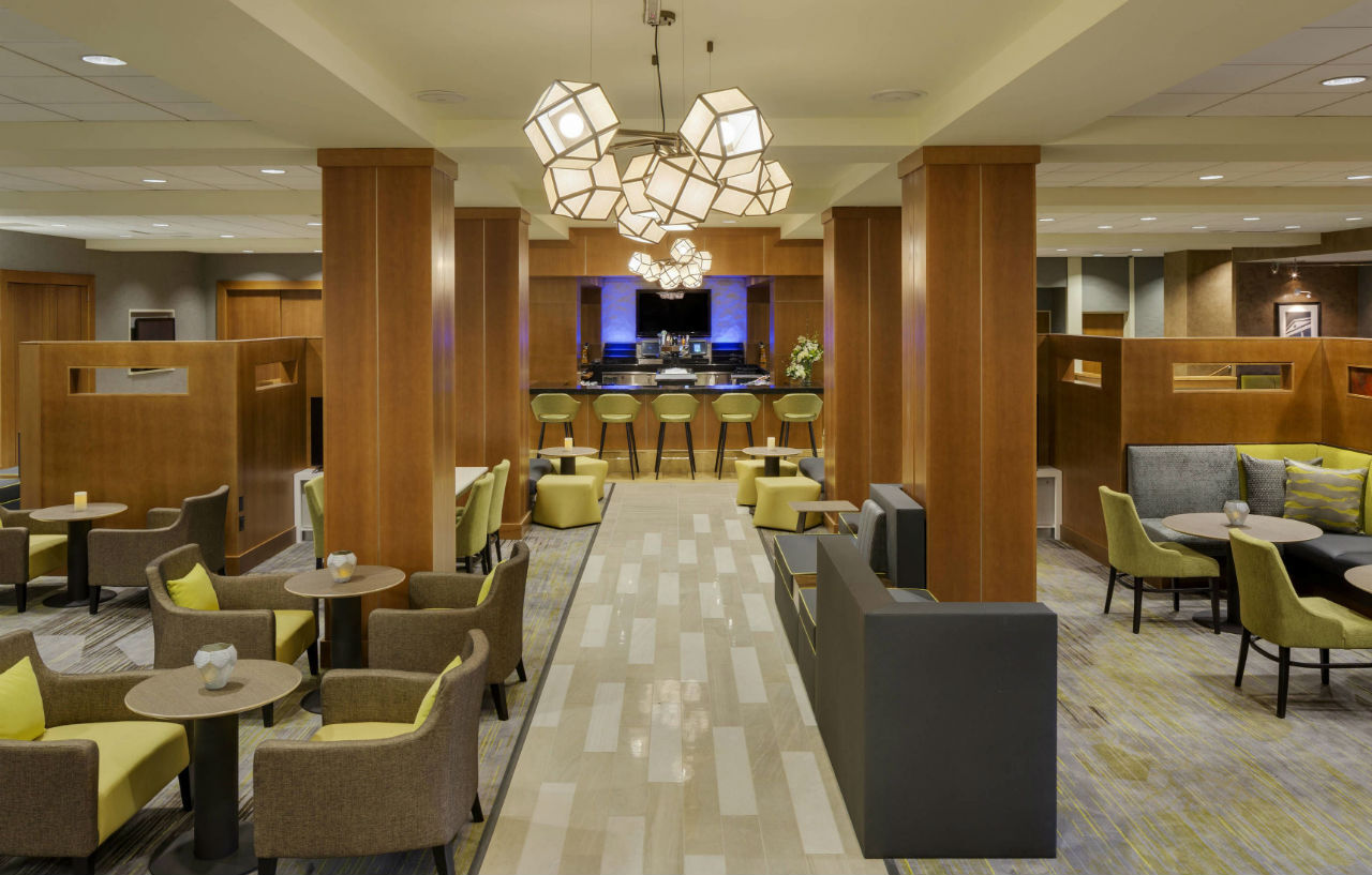Courtyard By Marriott Boston Logan Airport Hotel Exterior photo